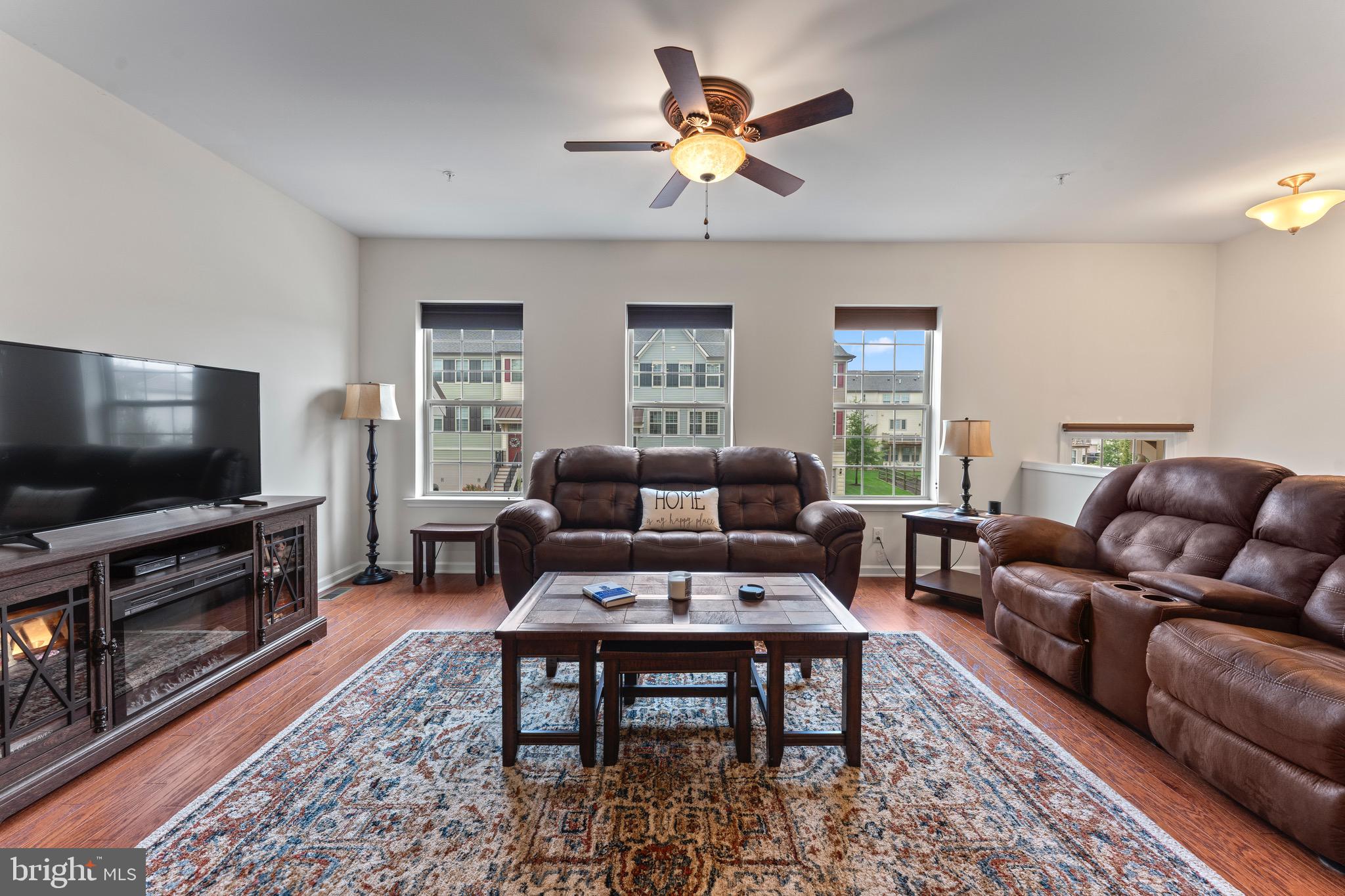 484 Rowan Street Warminster, PA 18974 - Photo 6 of 37