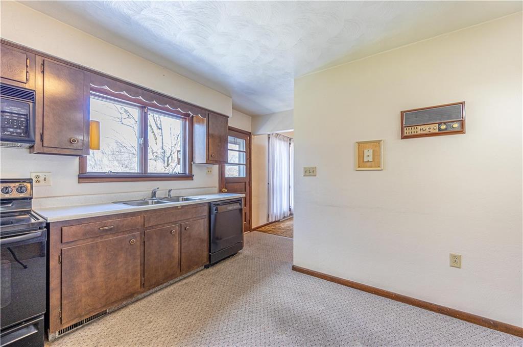 5170 McCandless Road Butler, PA 16001 - Photo 11 of 22