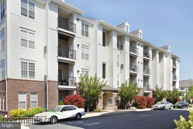 $1,975 | 21222 McFadden Square, Unit 310, Sterling, VA 20165