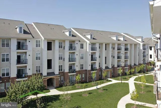 $1,900 | 21222 McFadden Square, Unit 310, Sterling, VA 20165