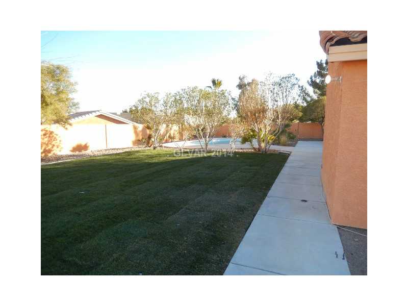 8655 West Ann Road Las Vegas, NV 89149 - Photo 26 of 26 Yard/Garden.