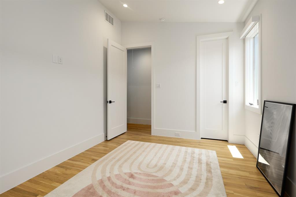 1844 Mecca Street Dallas, TX 75206 - Photo 19 of 33 Upstairs guest bedroom