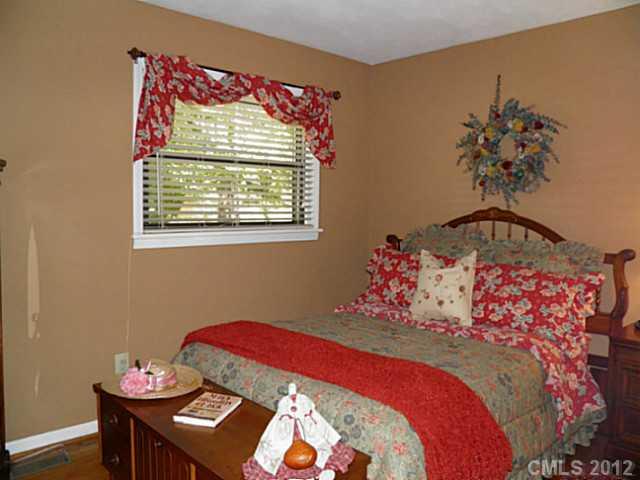 8001 Larkhaven Road Charlotte, NC 28216 - Photo 11 of 15 Gallery Image 11
