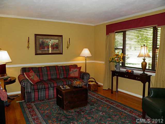 8001 Larkhaven Road Charlotte, NC 28216 - Photo 5 of 15 Gallery Image 5