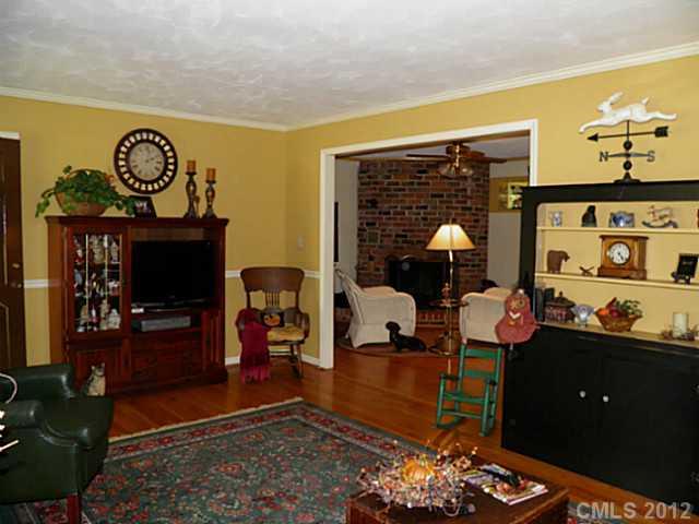8001 Larkhaven Road Charlotte, NC 28216 - Photo 6 of 15 Gallery Image 6