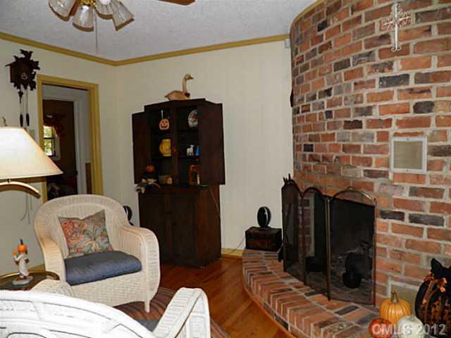 8001 Larkhaven Road Charlotte, NC 28216 - Photo 7 of 15 Gallery Image 7