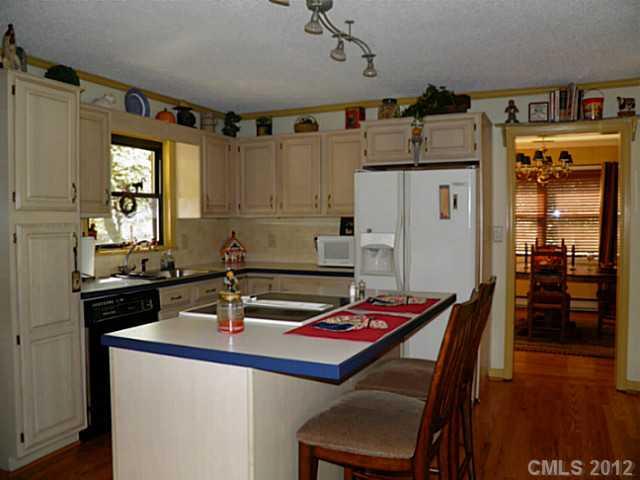 8001 Larkhaven Road Charlotte, NC 28216 - Photo 8 of 15 Gallery Image 8
