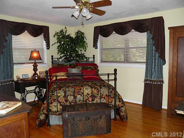 8001 Larkhaven Road Charlotte, NC 28216 - Photo 10 of 15 Gallery Image 10