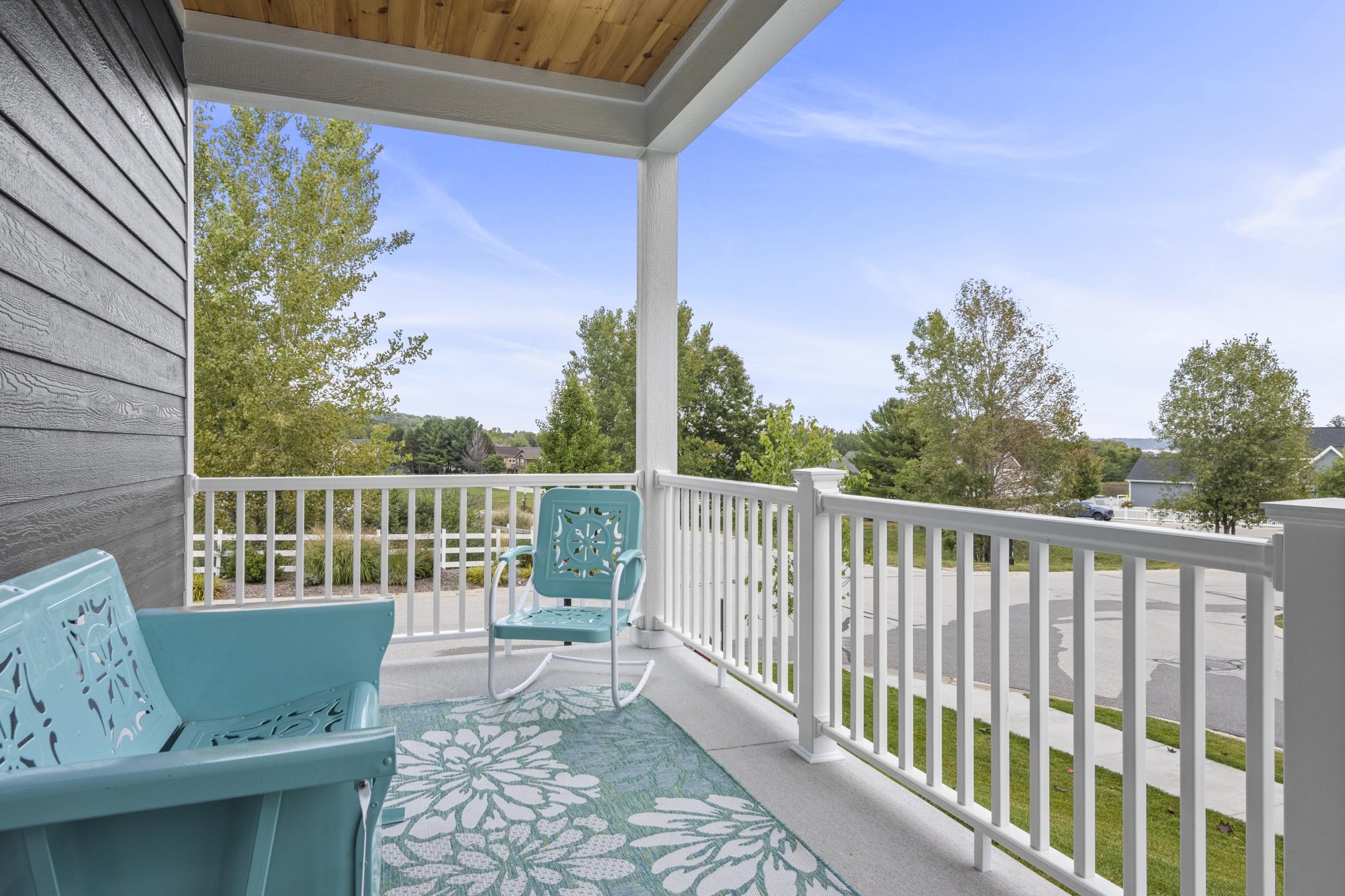 10708 Shrewbury Road Traverse City, MI 49684 - Photo 5 of 32