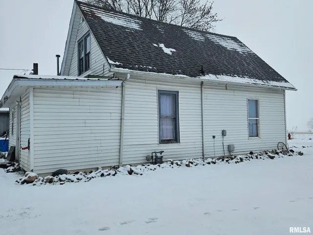 $54,900 | 201 East May Street, Joy, IL 61260
