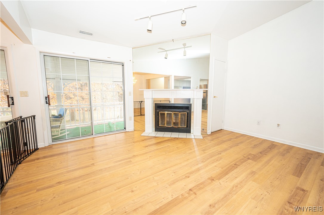 1115 Youngs Road, Unit H Amherst, NY 14221 - Photo 5 of 49