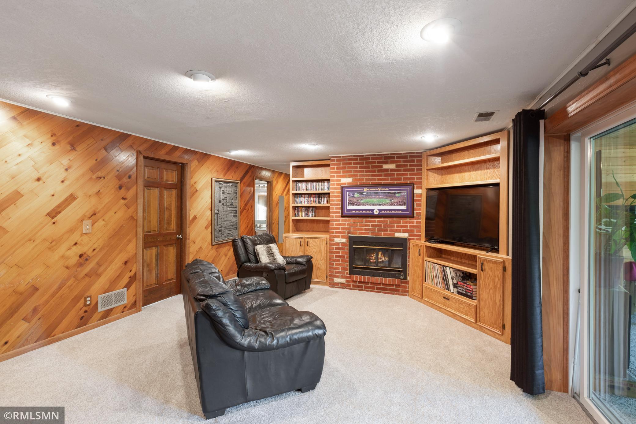 3897 Blackhawk Road Eagan, MN 55122 - Photo 9 of 21 Gallery Image 9