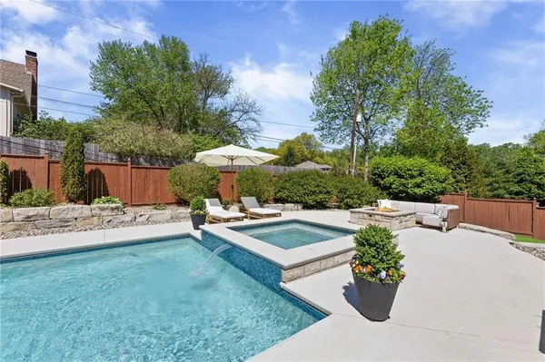 $3,450,000 | 5710 Reinhardt Drive, Fairway, KS 66205