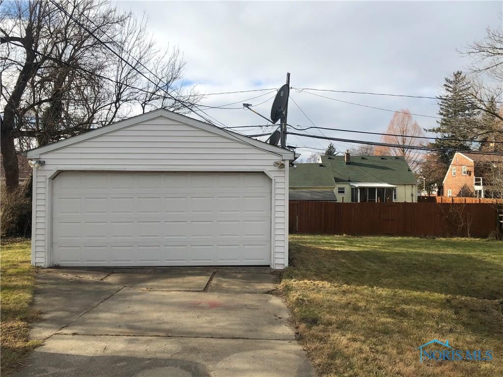 921 Searles Road Toledo, OH 43607 - Photo 4 of 23 Photo 4