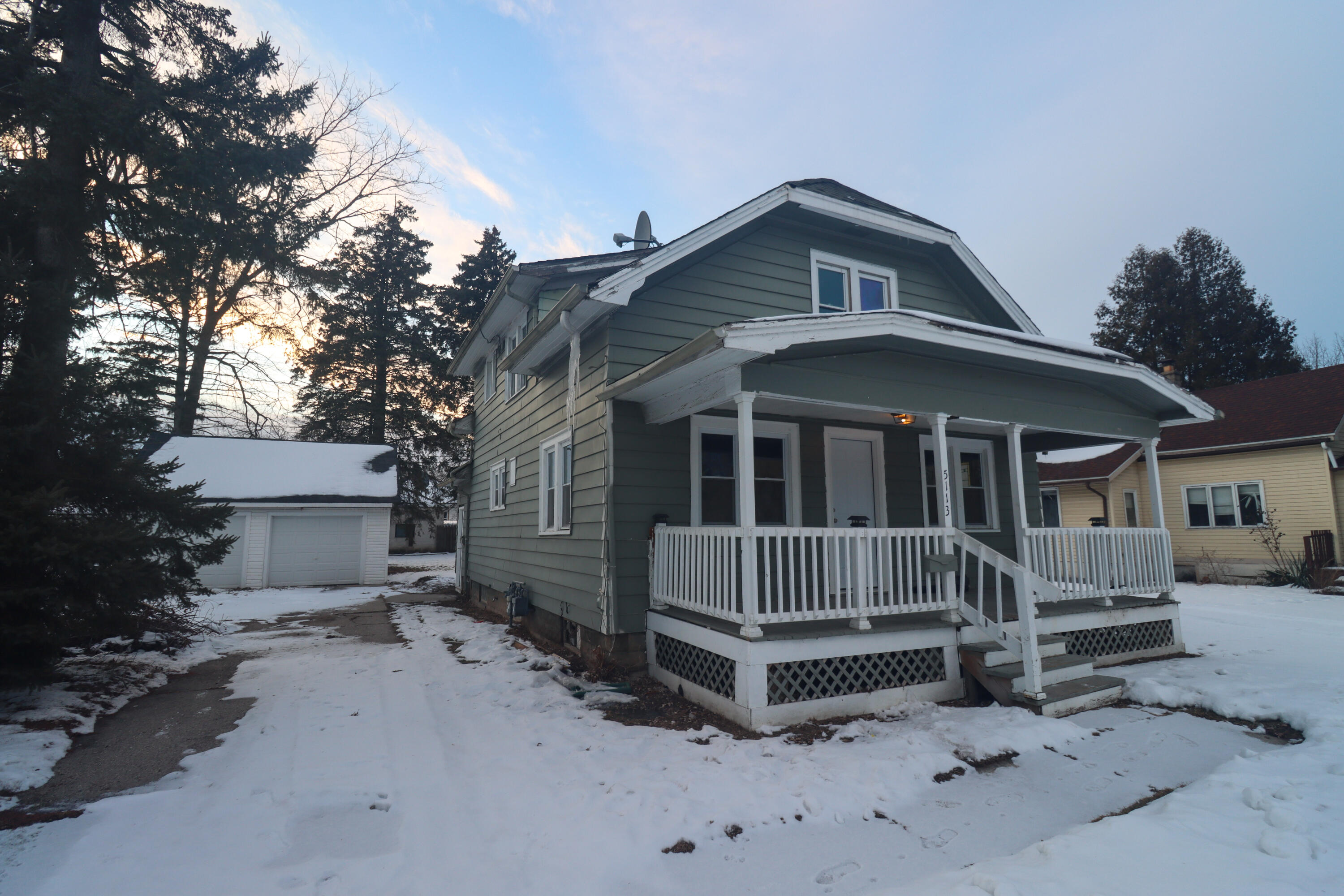 5113 North 55th Street Milwaukee, WI 53218 - Photo 2 of 19 5113 N 55th St