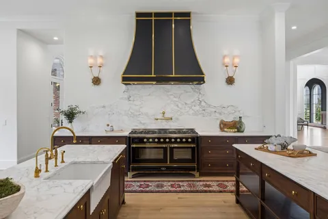 $5,950,000 | 2122 Old Hickory Boulevard, Nashville, TN 37215