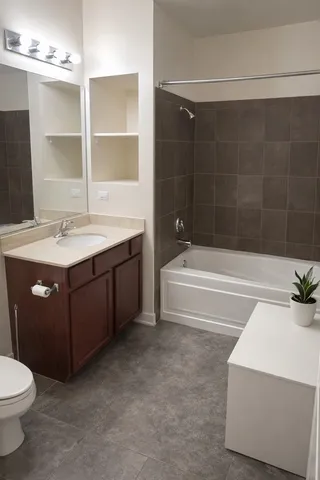 $2,600 | 3963 West Belmont Avenue, Unit 320, Chicago, IL 60618