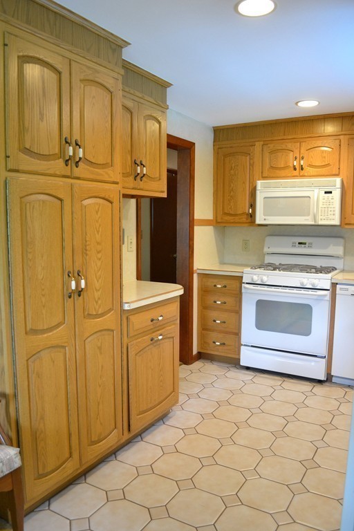 22 Flanders Road Westborough, MA 01581 - Photo 19 of 28 Gallery Image 19