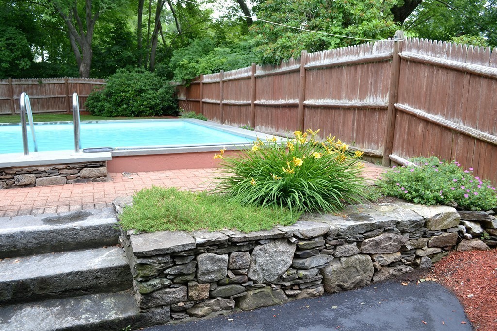 22 Flanders Road Westborough, MA 01581 - Photo 9 of 28 Gallery Image 9