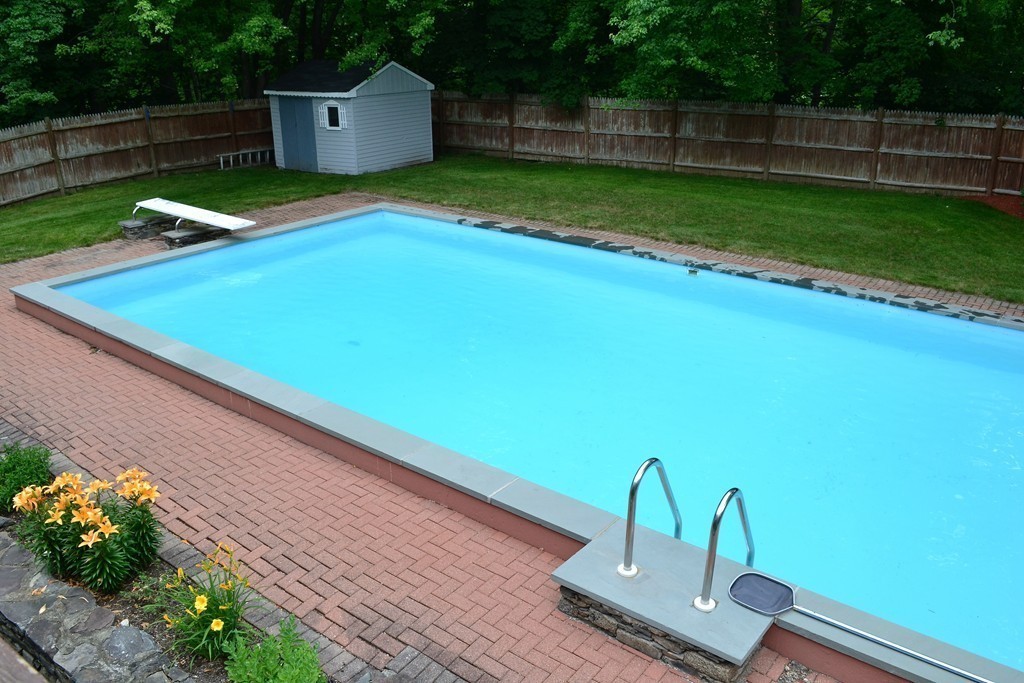 22 Flanders Road Westborough, MA 01581 - Photo 10 of 28 Gallery Image 10