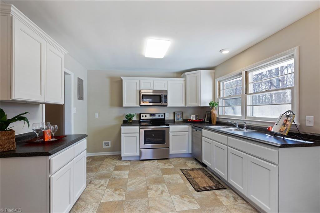 415 Penry Road Greensboro, NC 27405 - Photo 11 of 24 Gallery Image 11