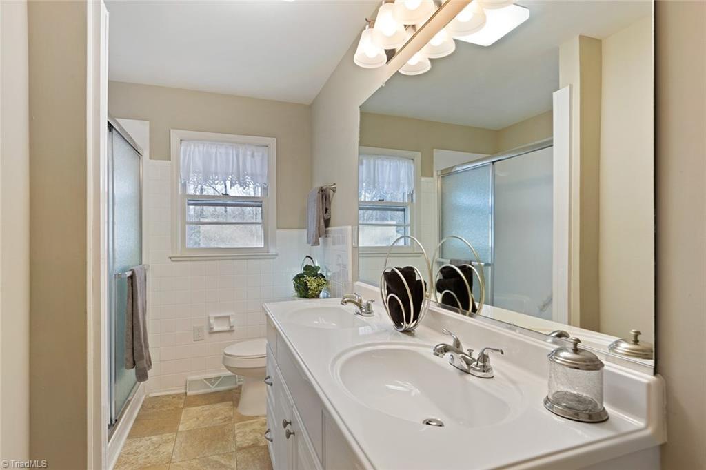 415 Penry Road Greensboro, NC 27405 - Photo 14 of 24 Gallery Image 14