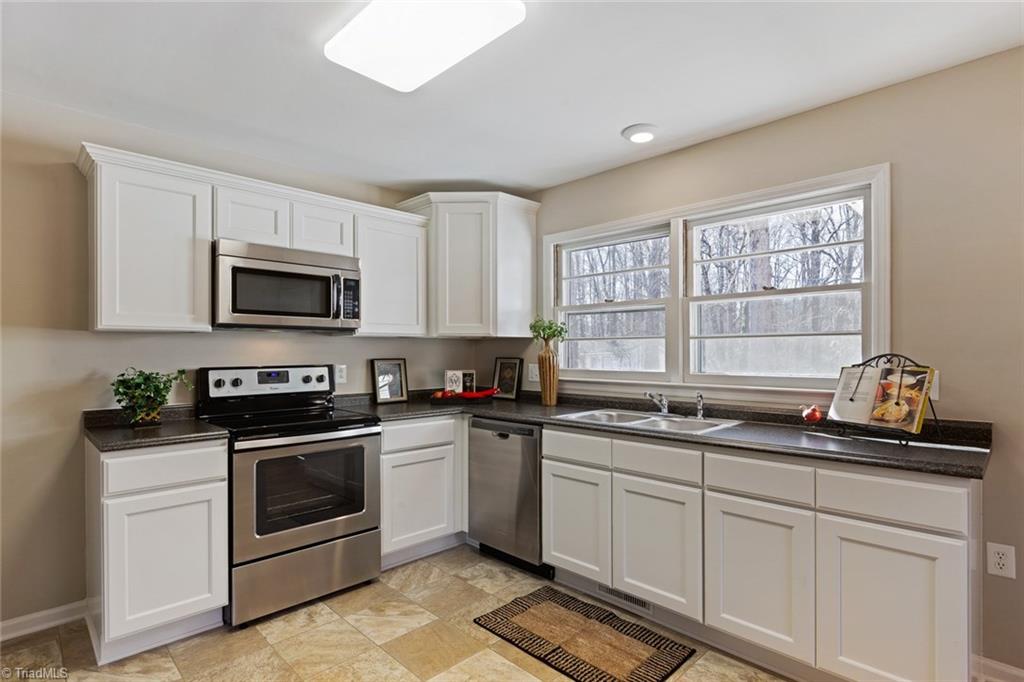 415 Penry Road Greensboro, NC 27405 - Photo 10 of 24 Gallery Image 10