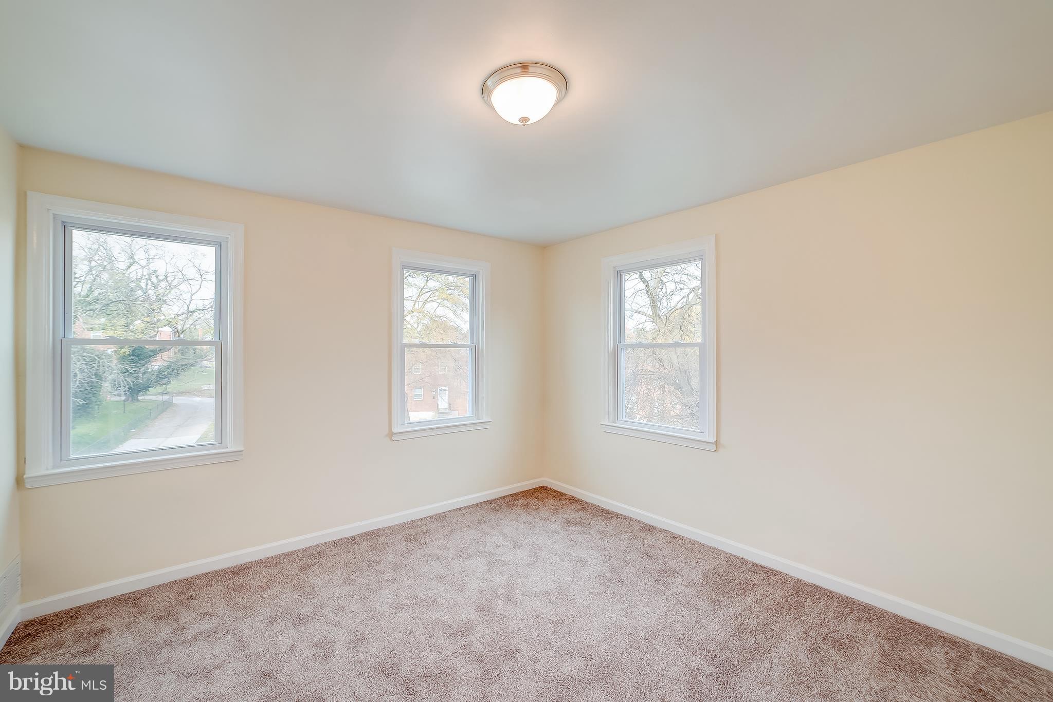 4339 Eldone Road Baltimore, MD 21229 - Photo 9 of 15