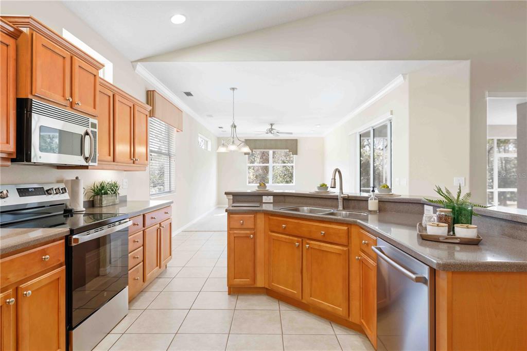 12147 Red Leaf Road Parrish, FL 34219 - Photo 21 of 66