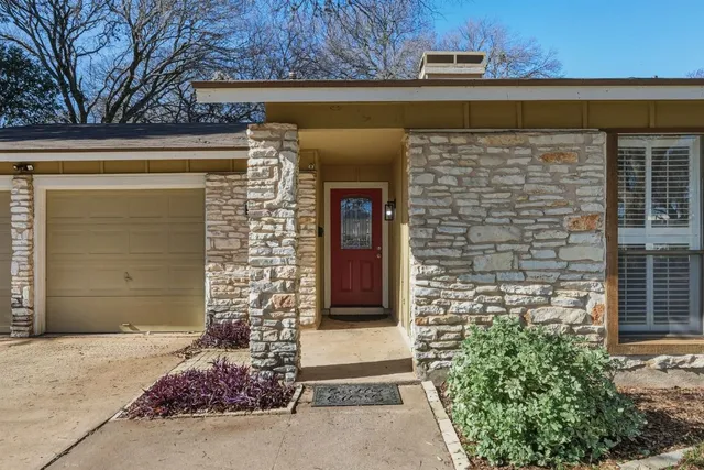 $2,250 | 5702 Lewood Drive, Austin, TX 78745