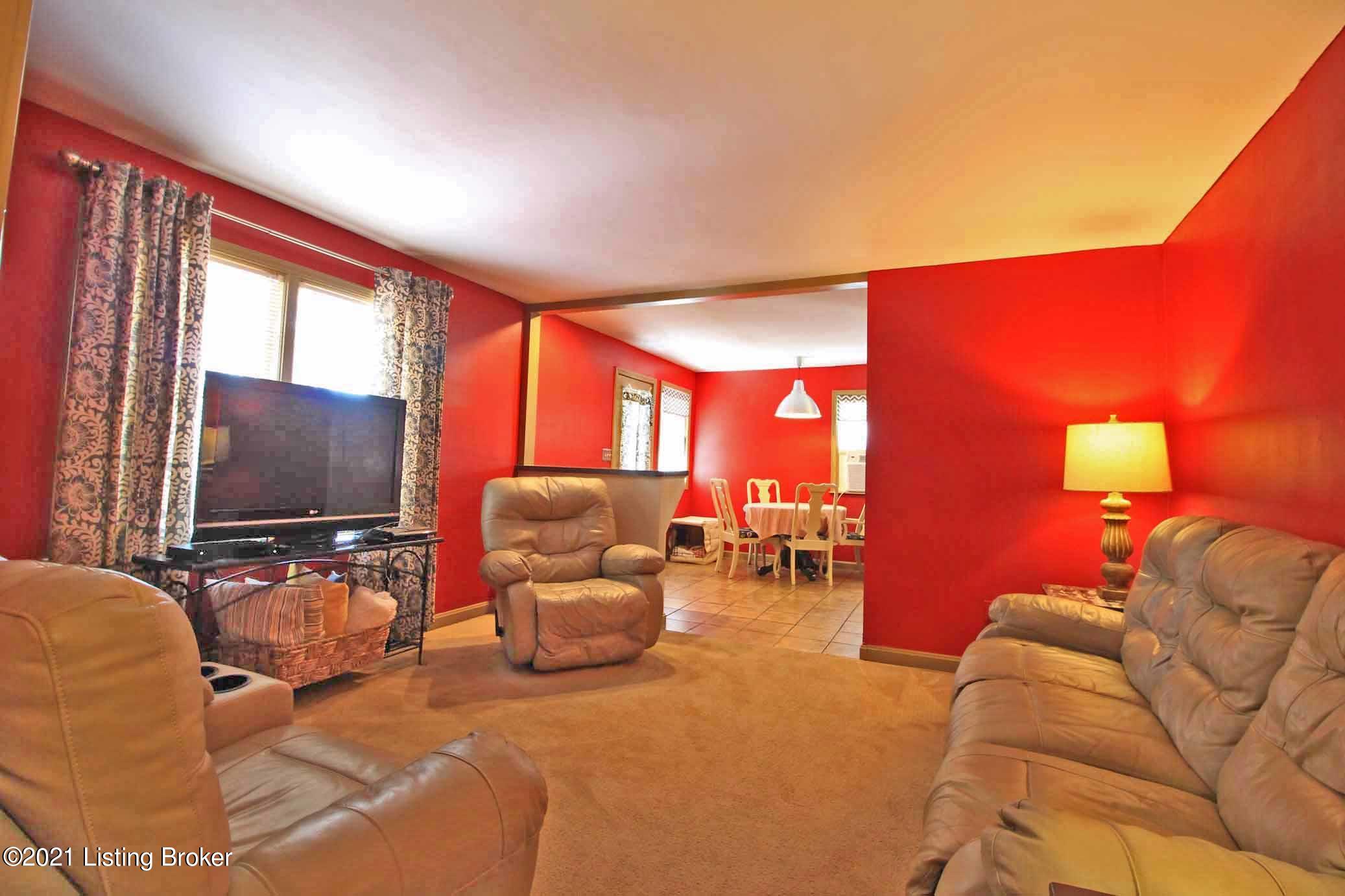 5415 Winding Road Louisville, KY 40214 - Photo 3 of 37 Family Room