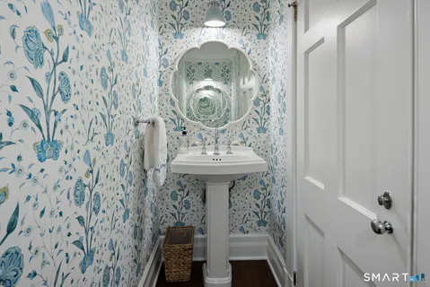 $4,050,000 | 32 West Road, New Canaan, CT 06840