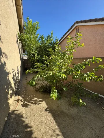 $2,400 | 831 Balsam Way, Hemet, CA 92545