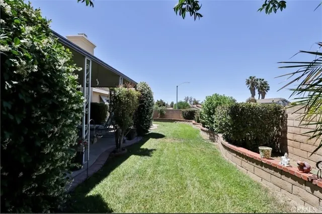 $2,400 | 831 Balsam Way, Hemet, CA 92545