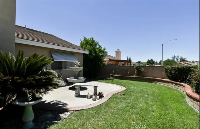 $2,400 | 831 Balsam Way, Hemet, CA 92545