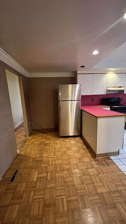 50 Head Of The Bay Road Bourne, MA 02532 - Photo 5 of 17 a room with a utility room