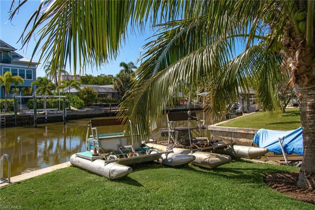 8522 Lagoon Road Fort Myers Beach, FL 33931 - Photo 6 of 32 Davit-Hoist to get your other water toys In/Out of water.