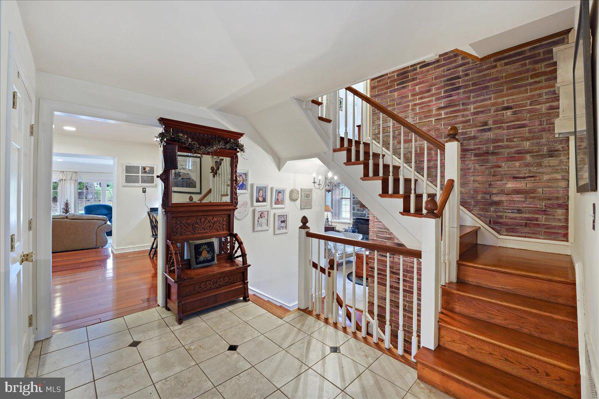 209 North Star Road Newark, DE 19711 - Photo 7 of 45 Entrance Hall