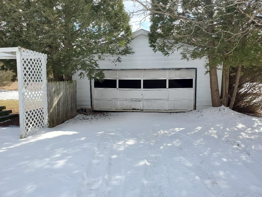 5681 West Baseline Road Weidman, MI 48893 - Photo 4 of 15 1897418-3.JPG