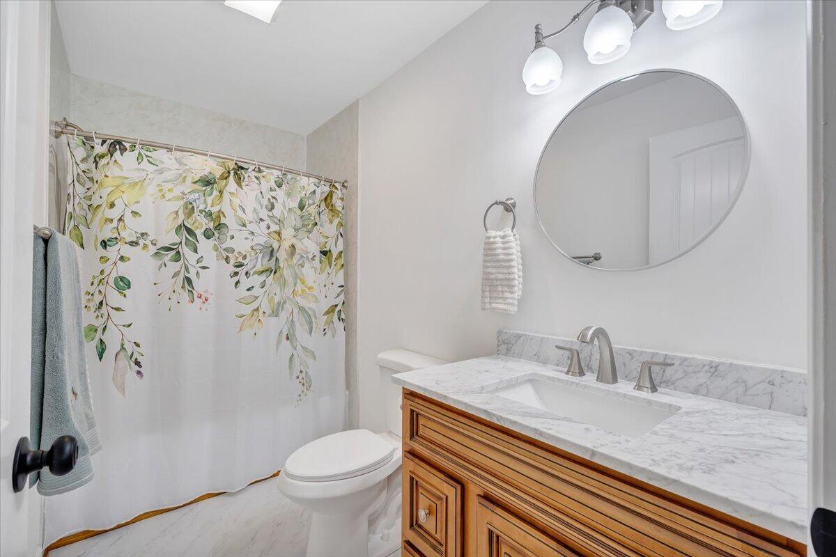 462 Gilford Road Wirtz, VA 24184 - Photo 32 of 53 Main Bath