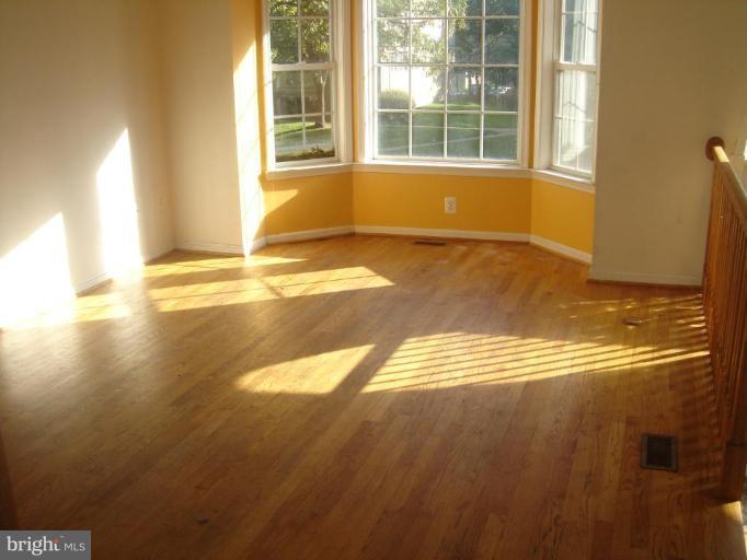 270 Red Clay Road Laurel, MD 20724 - Photo 2 of 12 Living Room