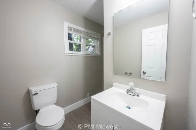 $645 | 804 Lasalle Street, Unit A, Indianapolis, IN 46201