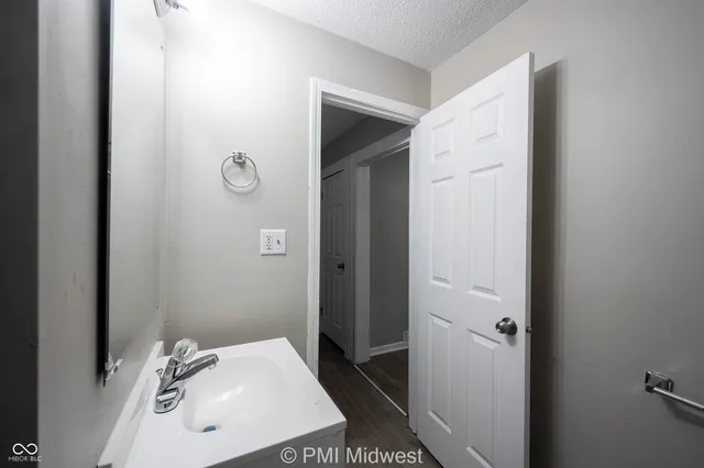 $645 | 804 Lasalle Street, Unit A, Indianapolis, IN 46201