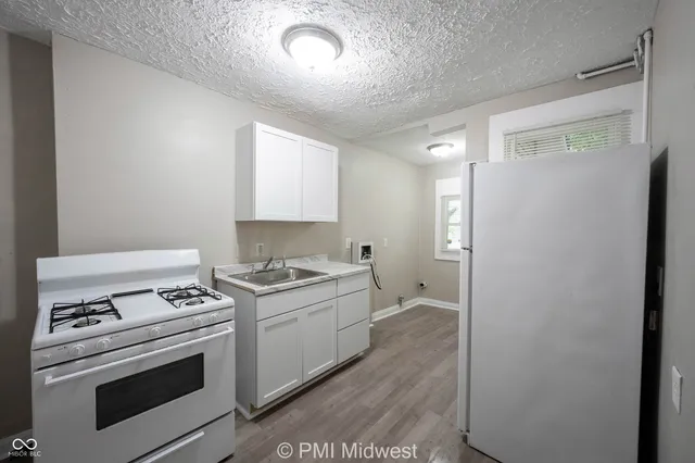 $645 | 804 Lasalle Street, Unit A, Indianapolis, IN 46201