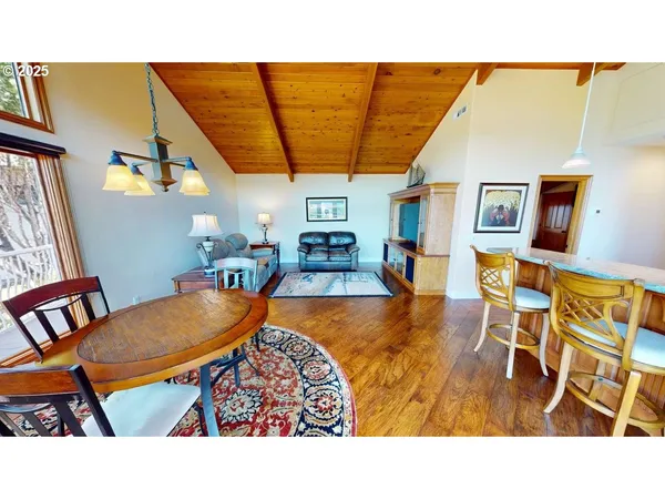 $1,318,000 | 94418 Tom Cat Hill Road, Gold Beach, OR 97444