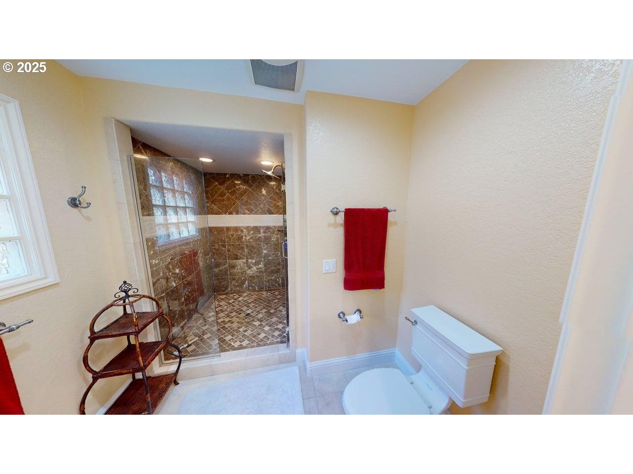 94418 Tom Cat Hill Road Gold Beach, OR 97444 - Photo 22 of 46 a bathroom with a sink and a mirror