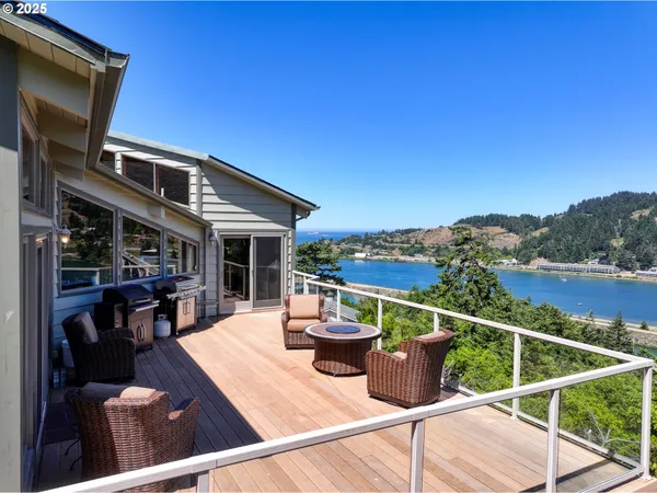 $1,318,000 | 94418 Tom Cat Hill Road, Gold Beach, OR 97444