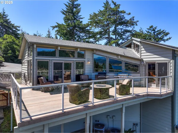 $1,318,000 | 94418 Tom Cat Hill Road, Gold Beach, OR 97444