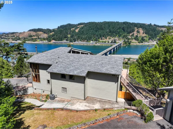 $1,318,000 | 94418 Tom Cat Hill Road, Gold Beach, OR 97444