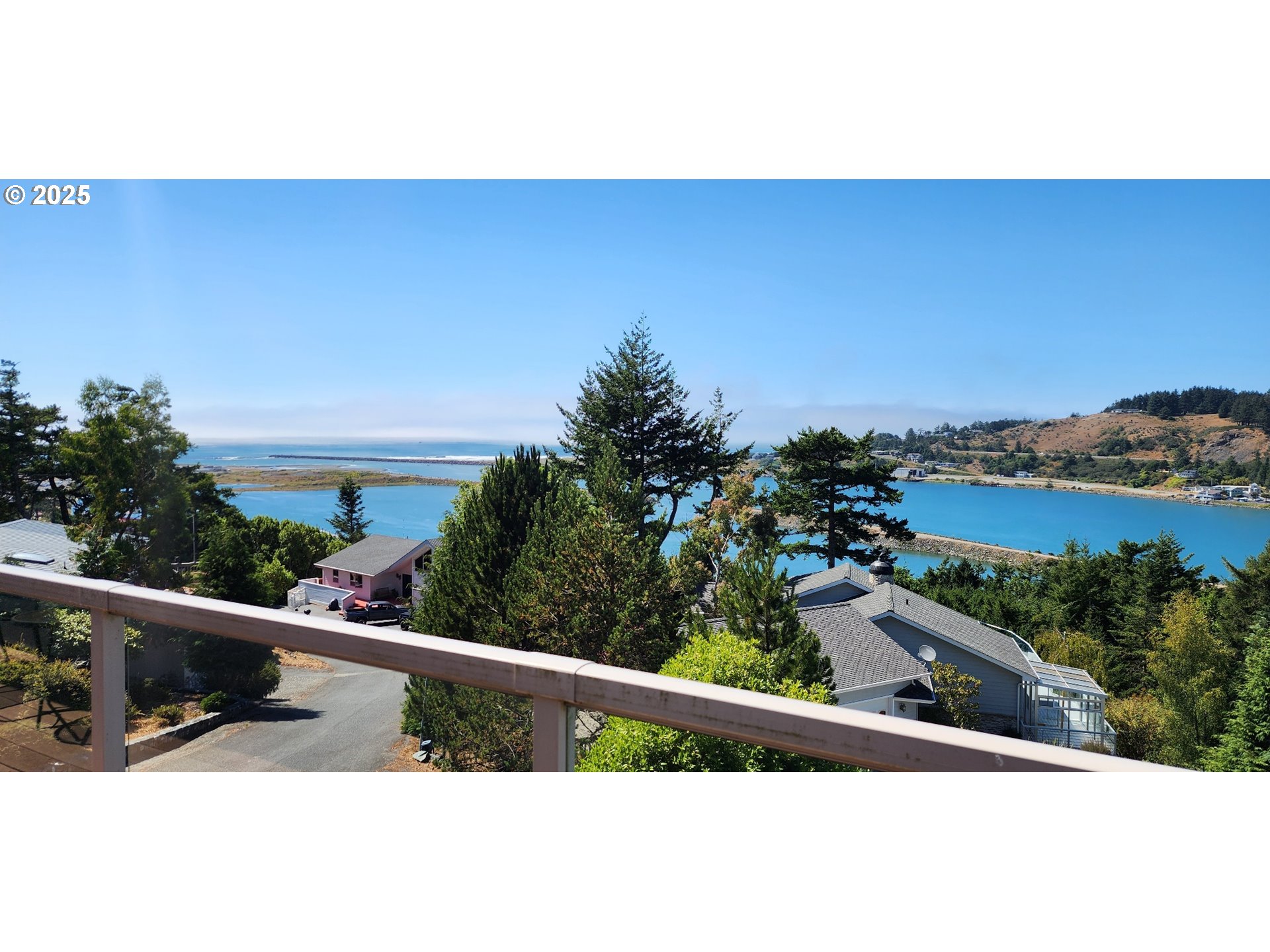 94418 Tom Cat Hill Road Gold Beach, OR 97444 - Photo 42 of 46 a view of city from balcony